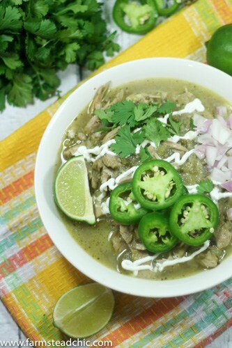 This Instant Pot Paleo and Whole30 White Chicken Chili is dairy-free and a deliciously flavorful one-pot dinner, featuring organic free-range chicken, fire-roasted chiles, sweet yellow onion, and spicy jalapeños with fresh garlic and flavorful + nutritious cumin, coriander and oregano.